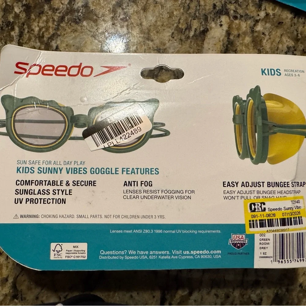 Speedo Kids Green Swim Goggles with Yellow Trim NEW